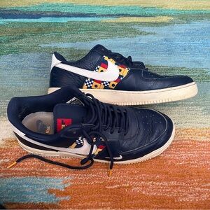 Nike Navy and White Sneakers with Multicolor Pattern Make Offer!!!!